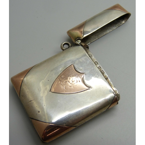 886 - A Victorian silver and gold coloured vesta case, Birmingham 1895