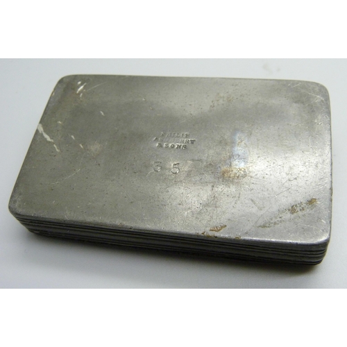 887 - A Philip Ashberry pewter snuff box with horse detail, 79mm wide