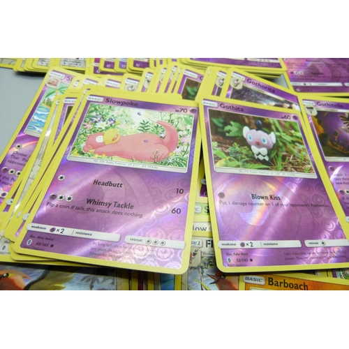 914 - 100 Reverse holographic Pokemon cards, 2017 and 2018