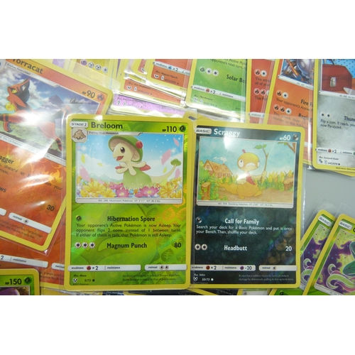 916 - 100 Reverse holographic Pokemon cards