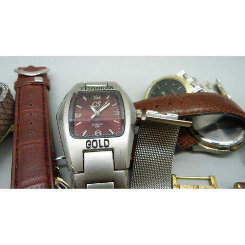 943 - Assorted fashion wristwatches