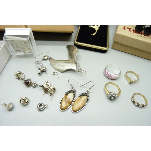 949 - Costume jewellery including sterling silver, etc.