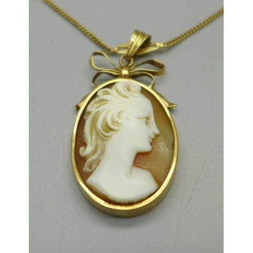 960 - A Swedish 18ct gold chain with a yellow metal mounted cameo pendant also with a Swedish control mark... 