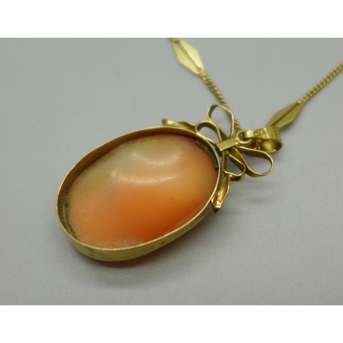 960 - A Swedish 18ct gold chain with a yellow metal mounted cameo pendant also with a Swedish control mark... 