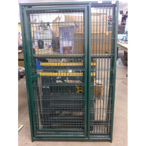 2385 - Four lots of dog run doors (mesh)