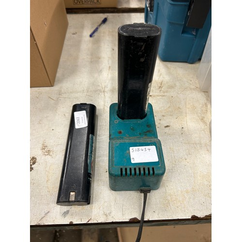 2063 - 2 Makita 9v batteries with charger