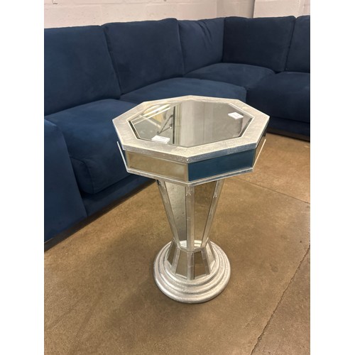 1461 - A hexagonal mirrored side table