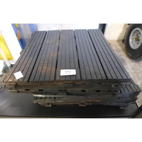 3006 - Quantity of Cosmo Graphite Easy Deck Tiles   (298-121) *This lot is subject to VAT