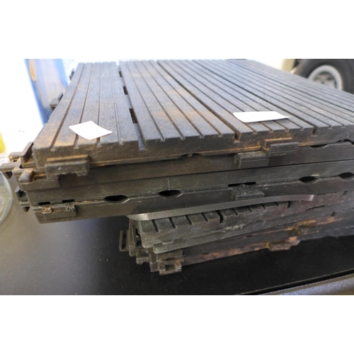 3006 - Quantity of Cosmo Graphite Easy Deck Tiles   (298-121) *This lot is subject to VAT