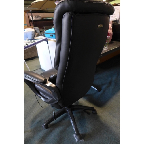 3064 - La-Z-Boy Air Exec Chair, (damaged) original RRP £174.99 + VAT (298-202) *This lot is subject to VAT