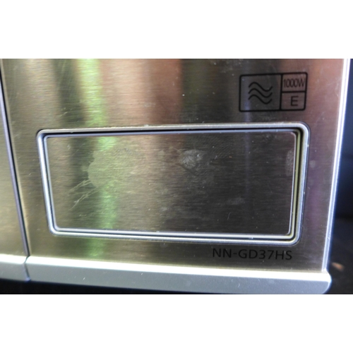 3087 - Panasonic Grill Microwave original RRP £129.99 + VAT (298-64) *This lot is subject to VAT