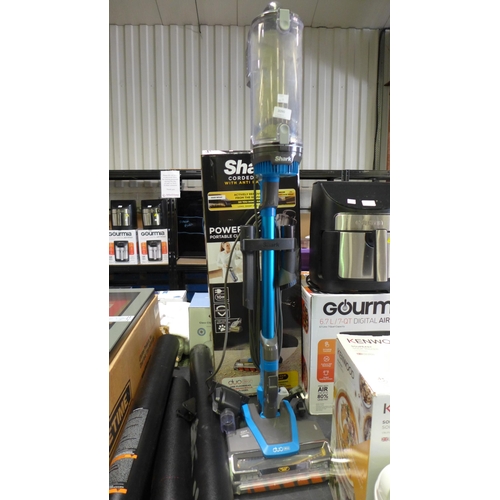 3090 - Shark Corded Stick Vacuum, original RRP £149.99 + VAT (298-78) *This lot is subject to VAT