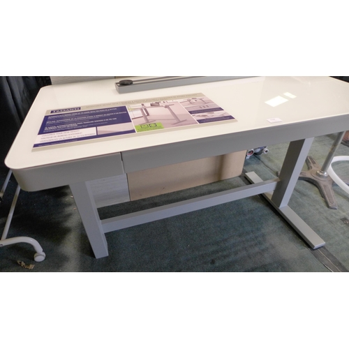 3194 - Tech  Power Height Adjustable Desk, original RRP £266.66 + VAT (4173-25) *This lot is subject to VAT