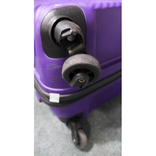 3206 - AT Zakk Large Purple Hardside Luggage Case (Damaged Wheel)   (296-184)    * This lot is subject to v... 