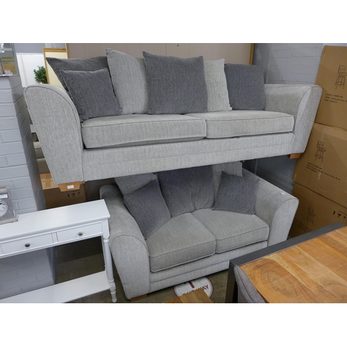 1542 - A light grey Dahlia four seater sofa and two seater