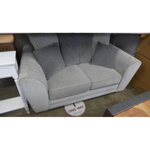 1542 - A light grey Dahlia four seater sofa and two seater