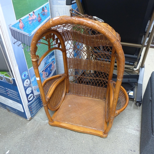 1622 - A wicker hanging egg chair