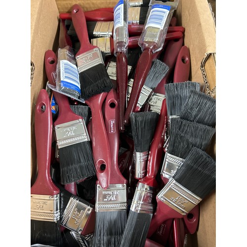 2377 - A box of assorted sizes of paint brushes