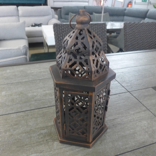 1346 - A medium rustic metal lantern - H31cms (64489607)