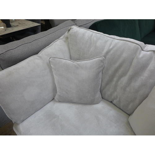 1449 - A Halley light grey velvet upholstered love seat