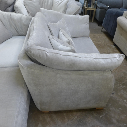 1450 - A Halley light grey velvet upholstered love seat