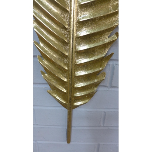 1462 - A palm leaf metal wall art