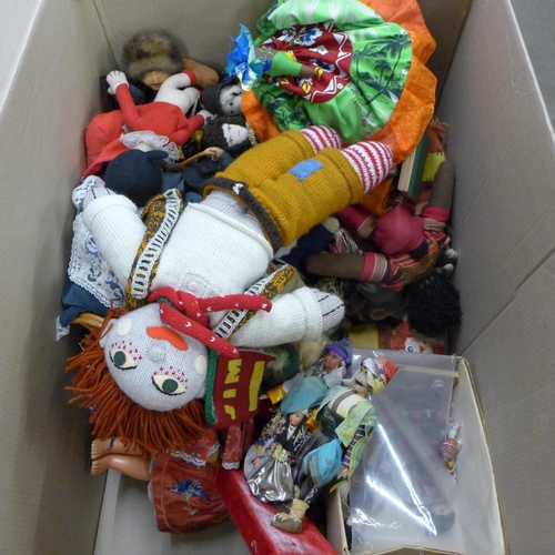 1080 - Two boxes of mixed dolls **PLEASE NOTE THIS LOT IS NOT ELIGIBLE FOR POSTING AND PACKING**