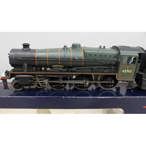 640 - A Bachmann OO gauge locomotive, 31-158 Jubilee 45742 Connaught in BR green