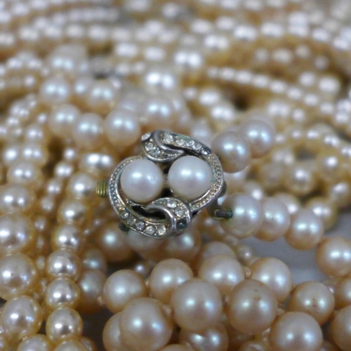 643 - Assorted pearls including cultured and silver mounted