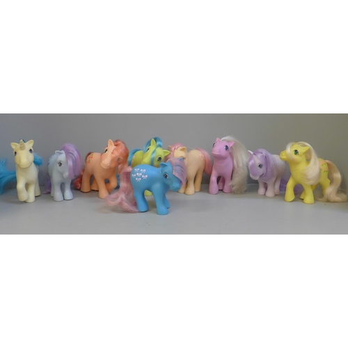 681 - Vintage original My Little Pony comprising Bluebelle, Posey, Tootsie, Blossom, Peachy, Lickety Split... 