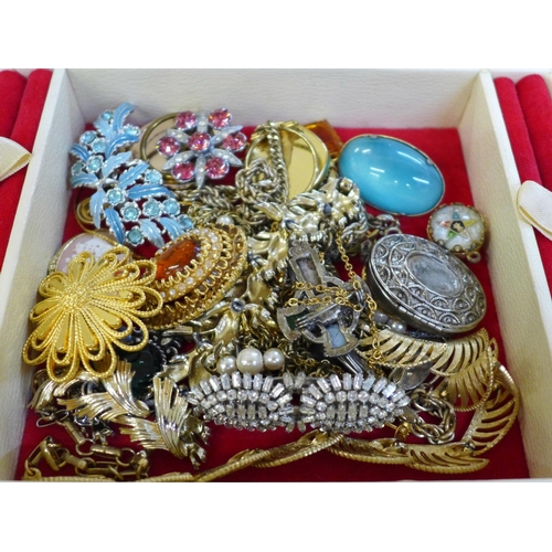 683 - Costume jewellery and lady's wristwatches including Accurist and Sekonda