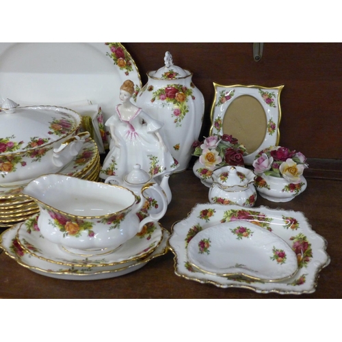 697 - Royal Albert Old Country Roses dinnerwares including seven dinner, six side, twelve tea plates, two ... 