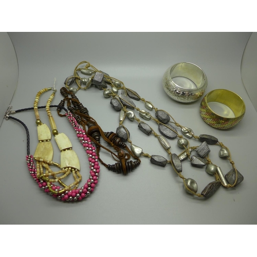 729 - 210 necklaces, bangles and other jewellery