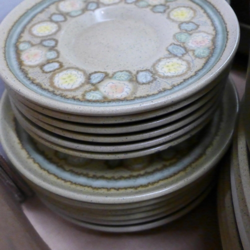 774 - A box of Franciscan dinnerwares