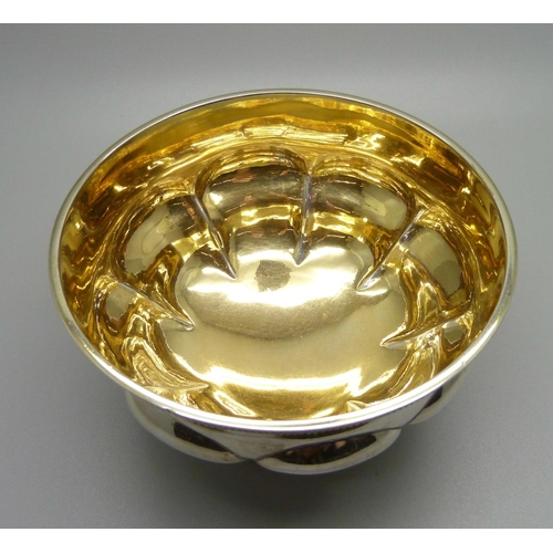 838 - A Victorian silver bowl with inner gilding, George Adams for Chawner, London 1861, hallmarks to the ... 