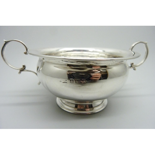 839 - A silver two handled bowl, Birmingham 1910, 68g, with monogram