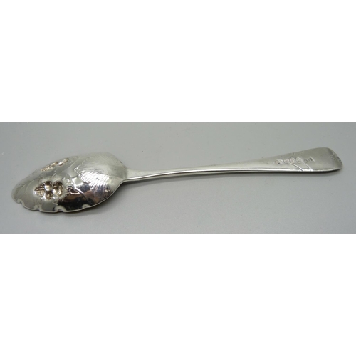 868 - A George III silver berry spoon, London 1792, 50g