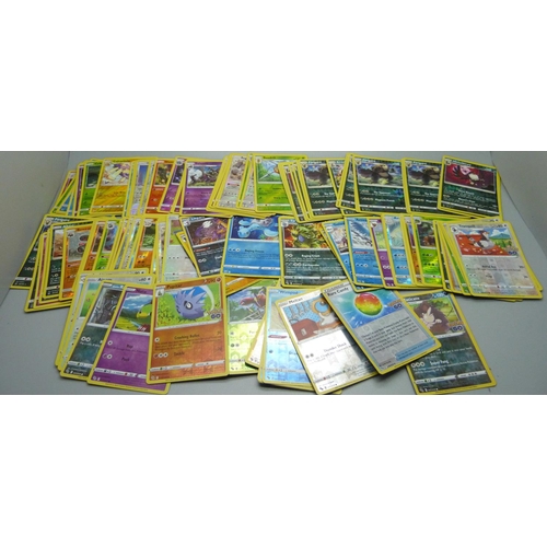 871 - 100 Reverse holo Pokemon cards, mostly  Blackstar rares 2017, 2018 and 2019