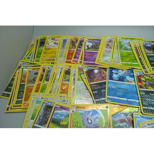 871 - 100 Reverse holo Pokemon cards, mostly  Blackstar rares 2017, 2018 and 2019