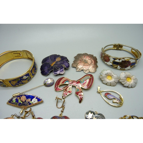 874 - Cloisonne jewellery