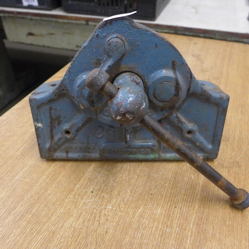 2009 - A woodworking bench vice