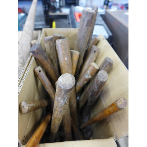 2015 - A box of assorted hammers and lead working tools