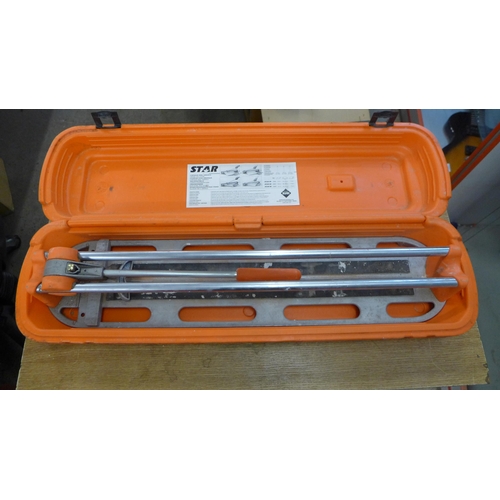 2031 - A Star ceramic tile cutter in case