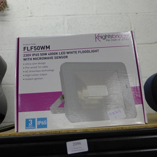 2096 - Knightsbridge LED white floodlights (FLF50WM) x 2