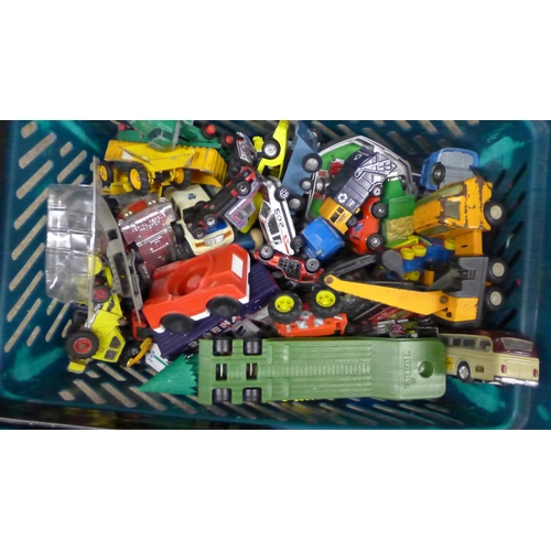 2103 - A toy bundle inc. Tonka, Sylvanian Family, Fisher Price