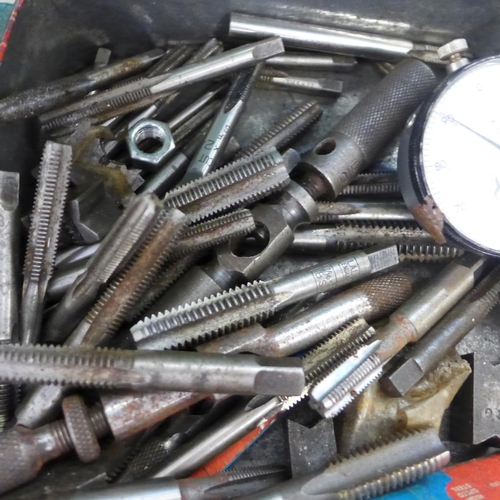 2150 - A job lot of approx. 250 items of engineering tools, metalworking tools, bores, taps, micrometers, e... 