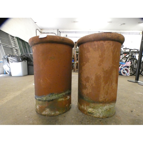 2233 - Two chimney pots