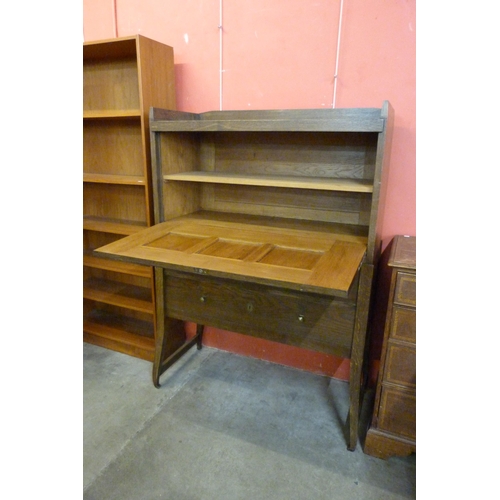 111 - A German Jugendstil oak side cabinet, manner of Richard Riemerschmid