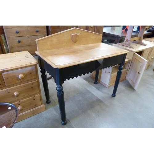 161 - A Victorian painted oak single drawer serving table