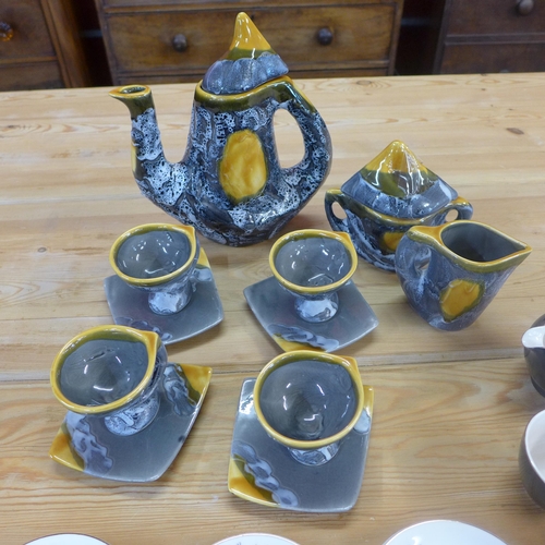 323 - A vintage Valladris glazed ceramic tea set and an Alfred Meakin tea set